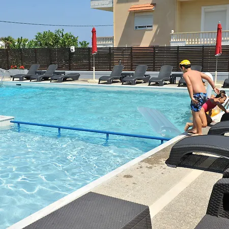 Aparthotel Maritime Petaloudes