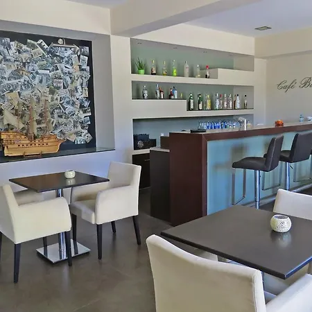 Maritime Aparthotel 2*