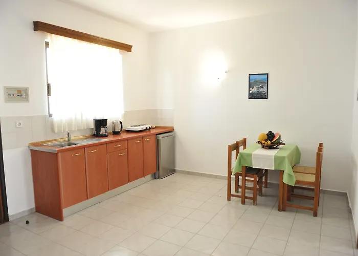 Maritime Aparthotel Petaloudes