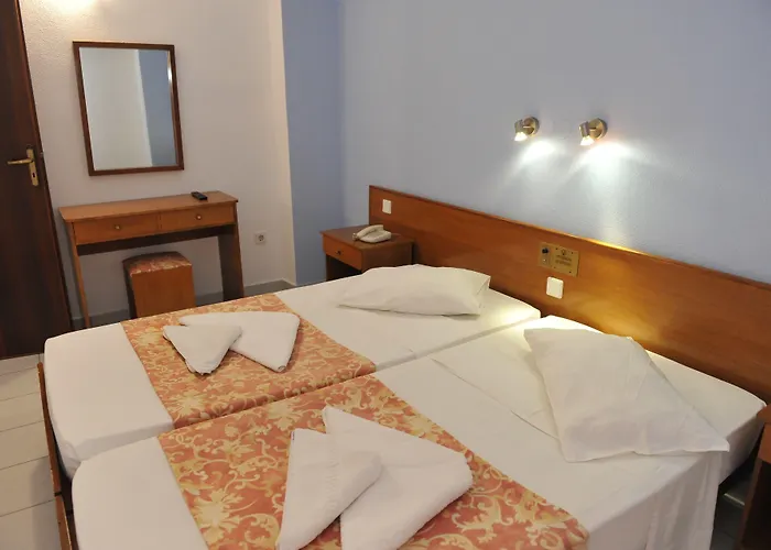 Maritime Aparthotel Petaloudes