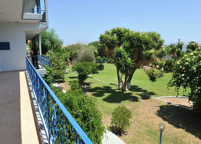 Maritime Aparthotel Petaloudes