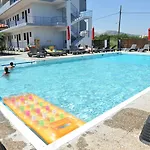 Maritime Apart Otel Petaloudes