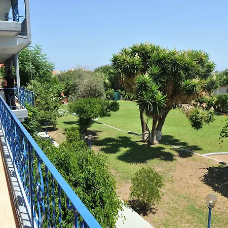 Maritime מלון דירות Petaloudes