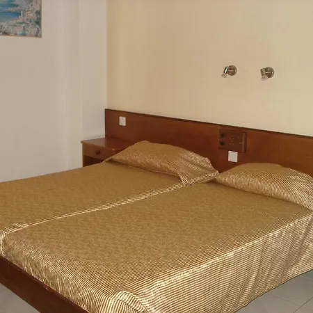 Maritime Aparthotel Petaloudes