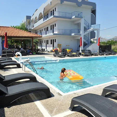 Maritime Hotel de apartamente Petaloudes