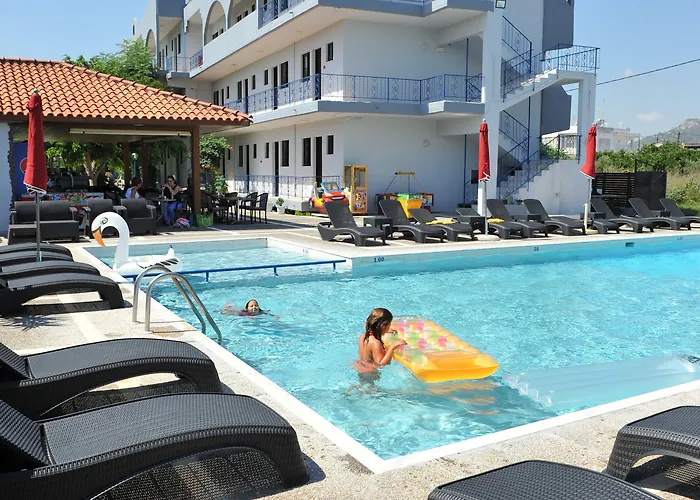 Maritime Apartahotel Petaloudes