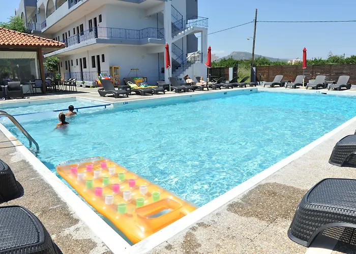 Maritime Apartahotel Petaloudes