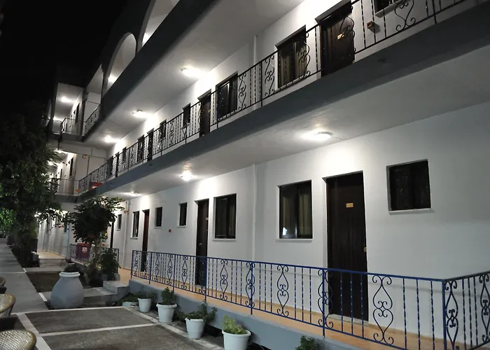 Maritime Apartahotel Petaloudes